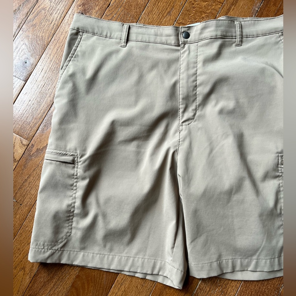 Chaps Men’s Performance Golf Shorts, Hampton Khaki, Size 40 - Picture 3 of 12